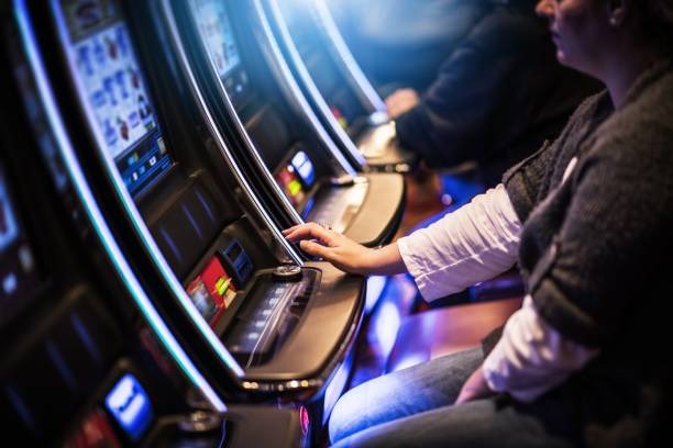 Slot game interface showing Aviator and Sweet Bonanza on mahabet77 login